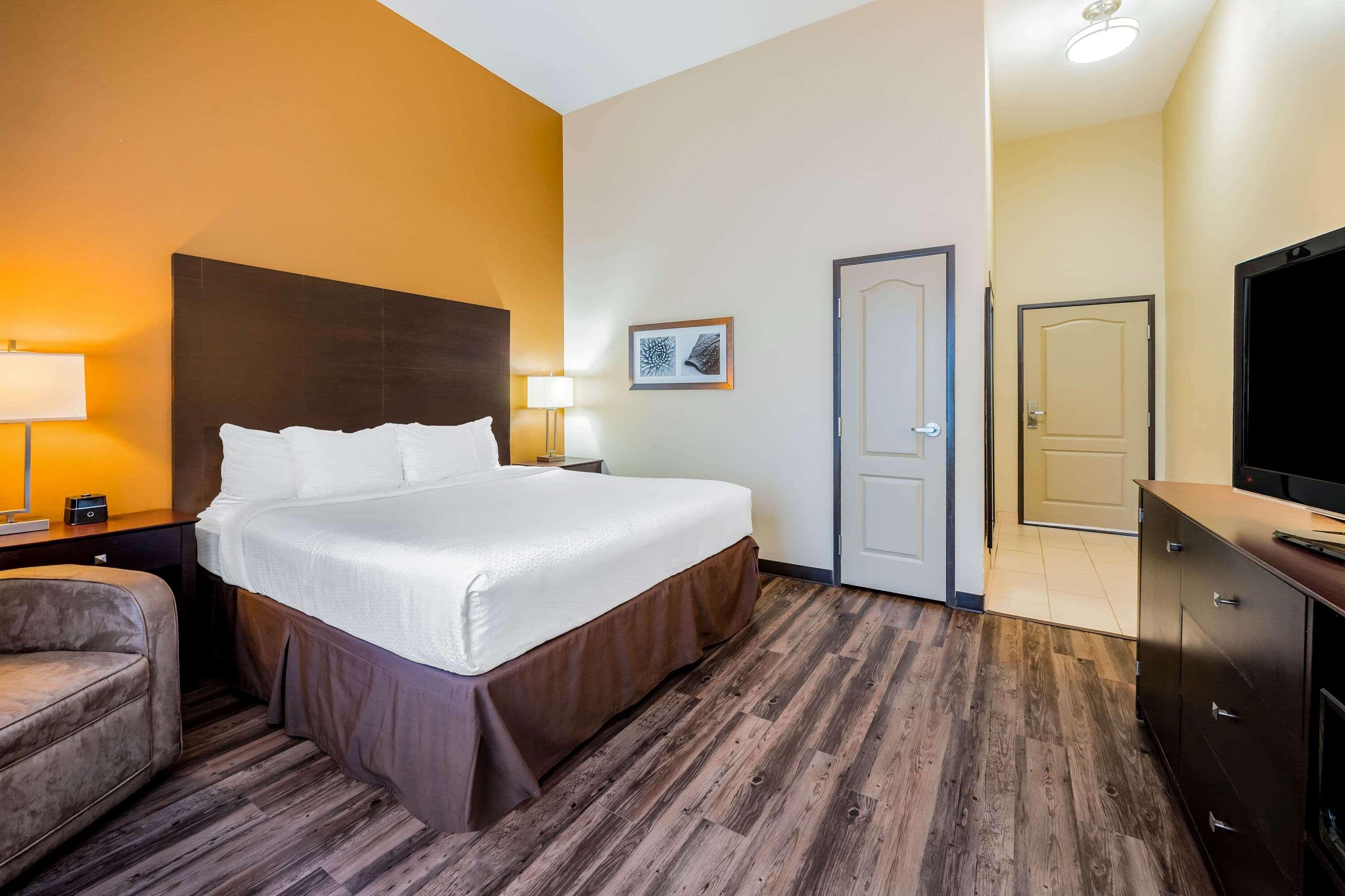 La Quinta By Wyndham Marshall Exterior photo